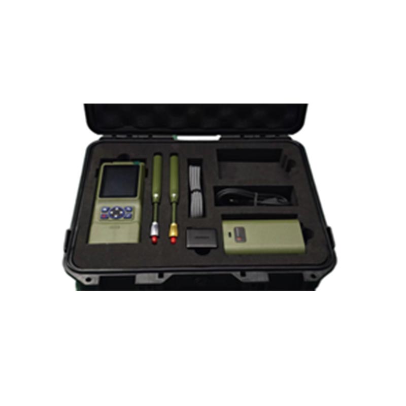 Ultra-Wideband Portable UAV Detector